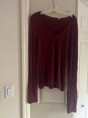 Burgundy light weight sweater women’s size medium
